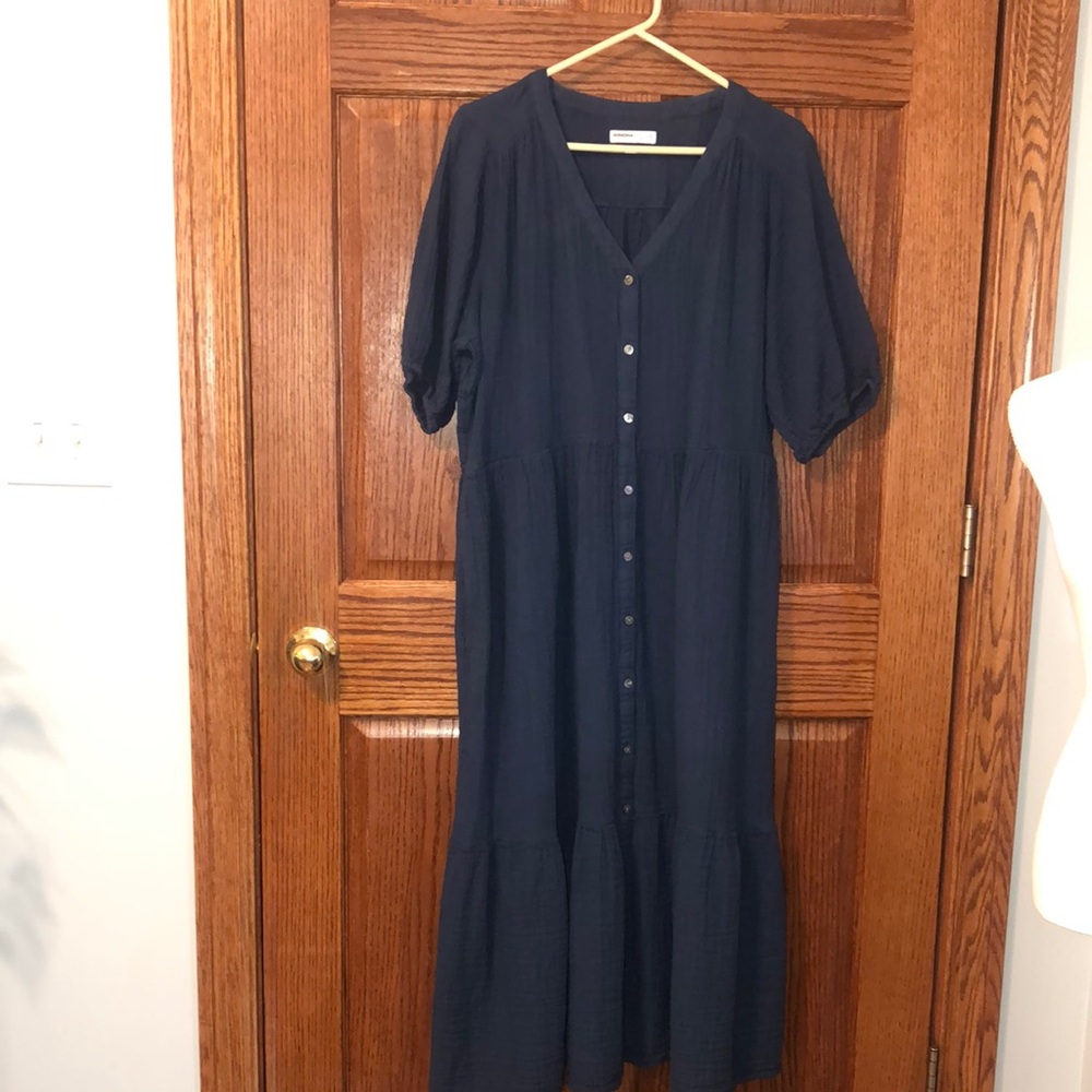 Elegant Navy Blue Button-Down Dress - Picture 2 of 7